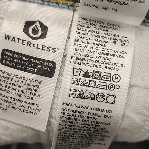 Levi's Women's Wedge Straight Light Blue Distressed Jeans New 26x28 - Picture 12 of 16